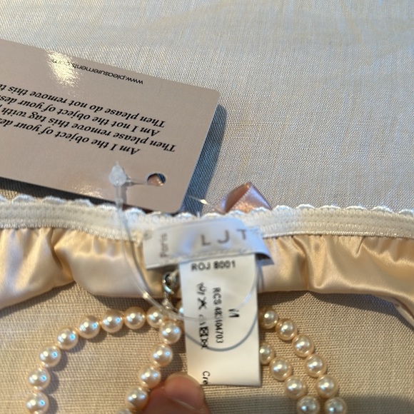 LJT Paris Pleasurements open back panty with pearls and lace size is M, Beige - Picture 3 of 4